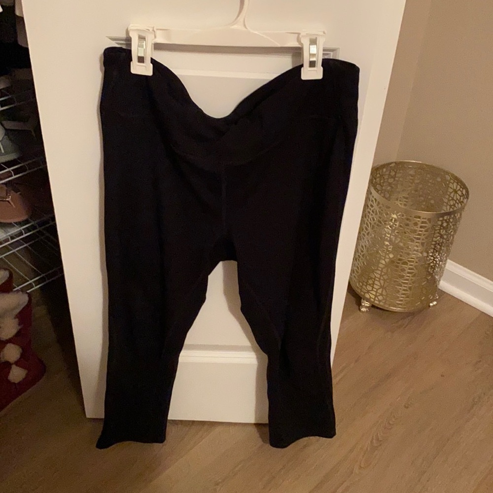 Black Cropped Leggings